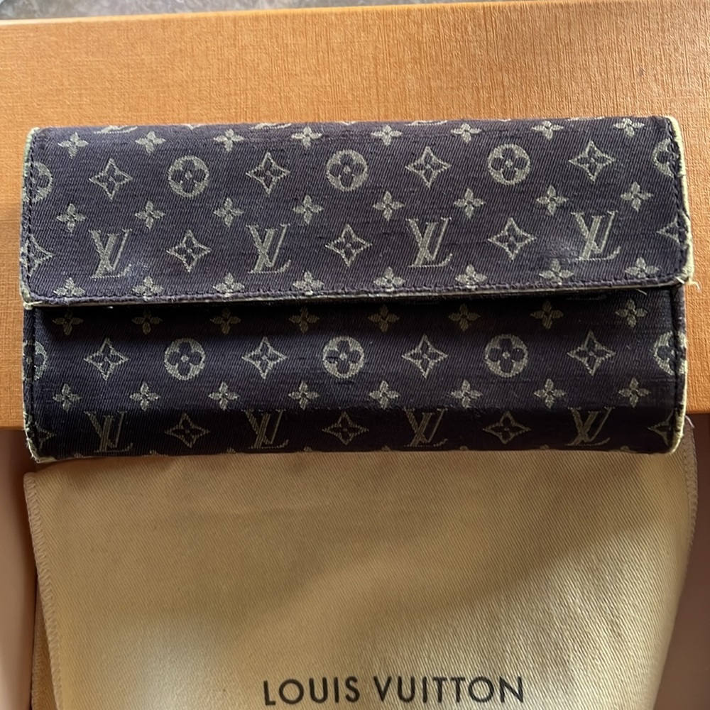 Louis Vuitton Mini Lin Monogram Portefeuille Sarah Wallet
